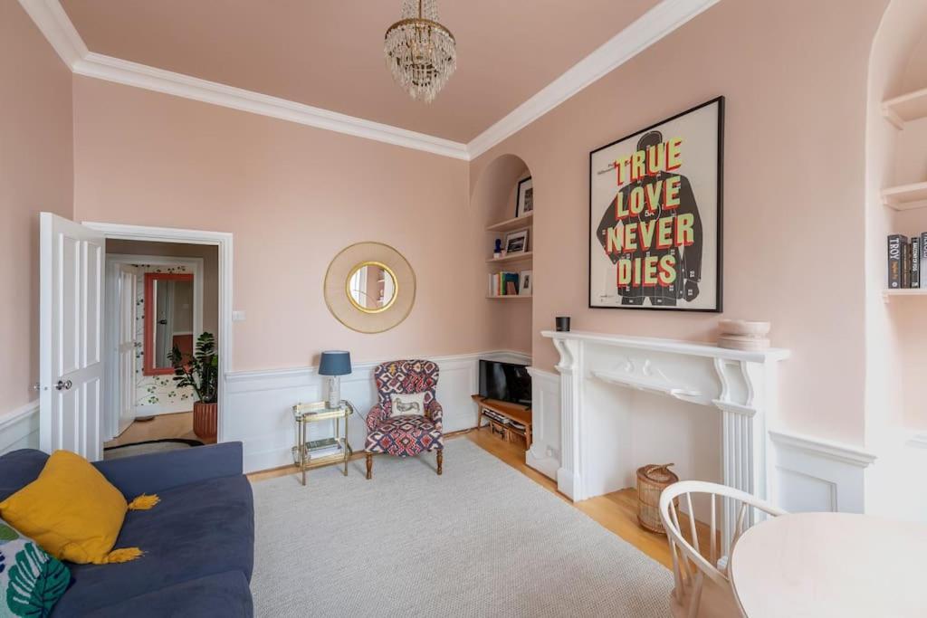 Stylish Central Apartment With Parking - Garden And Workspace Bath Esterno foto